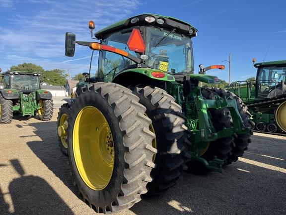 Image of John Deere 6215R equipment image 3