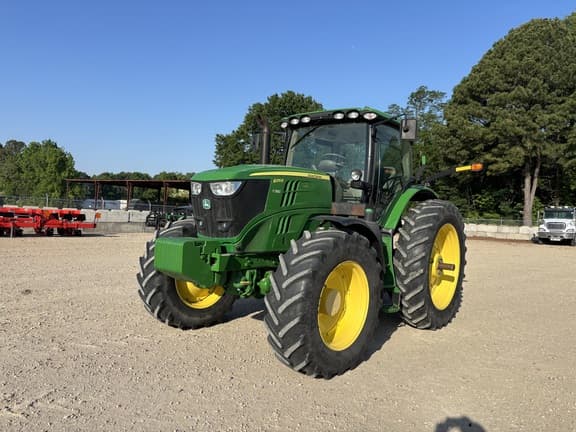 Image of John Deere 6215R equipment image 1