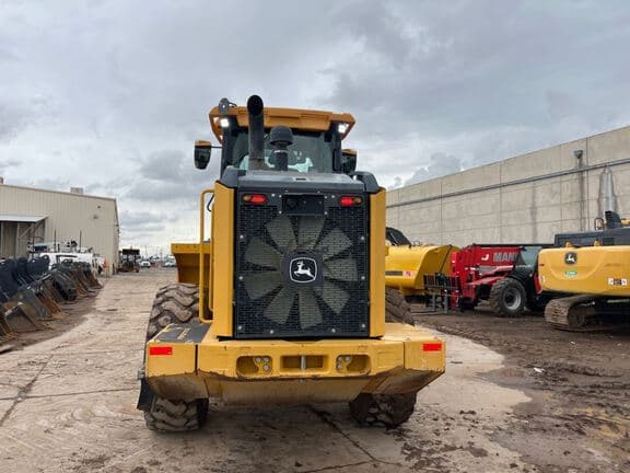 Image of John Deere 624P equipment image 3