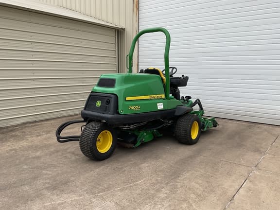 Image of John Deere 7400A equipment image 4