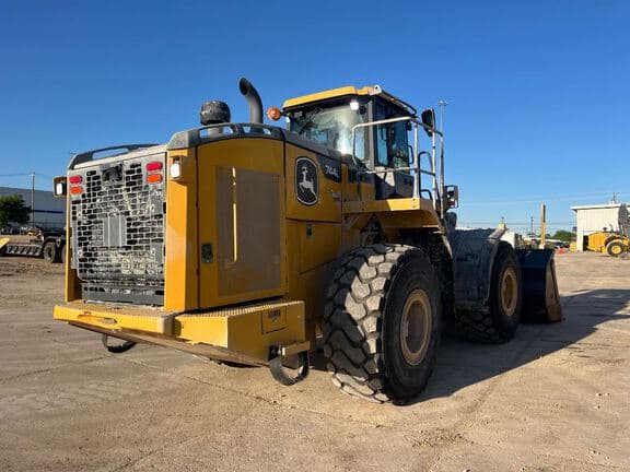 Image of John Deere 744L equipment image 4