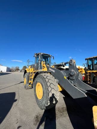 Image of John Deere 744L equipment image 3
