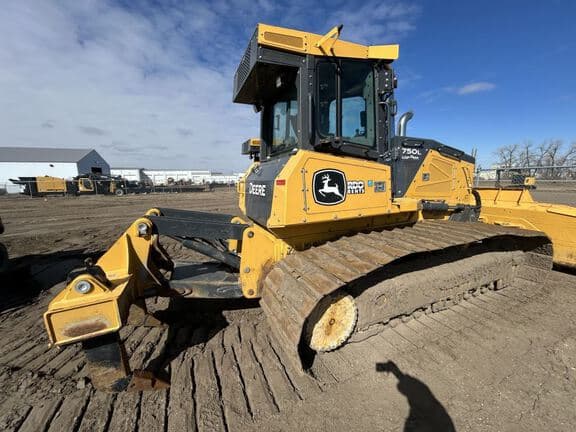 Image of John Deere 750L equipment image 4