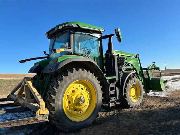 Image of John Deere 7R 210 equipment image 3