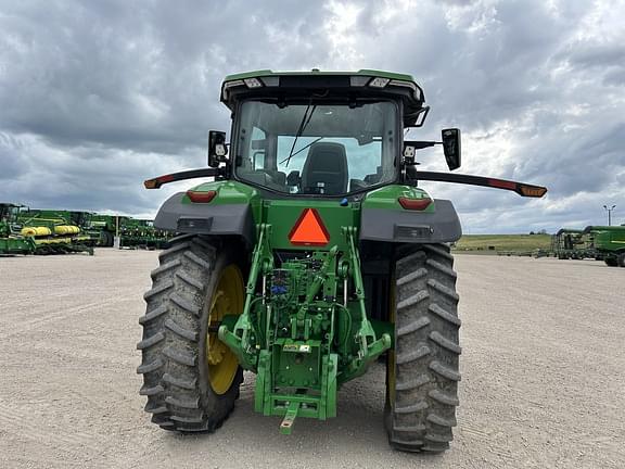 Image of John Deere 7R 210 equipment image 3