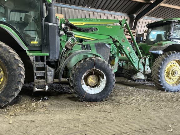 Image of John Deere 7R 210 equipment image 4