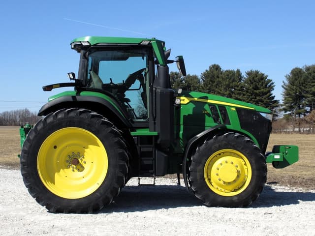 Image of John Deere 7R 230 equipment image 3