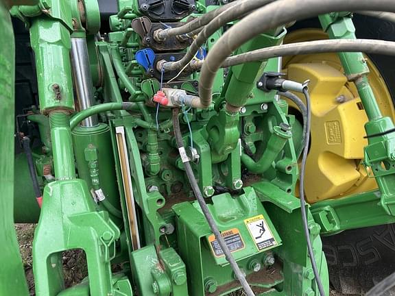 Image of John Deere 7R 230 equipment image 2
