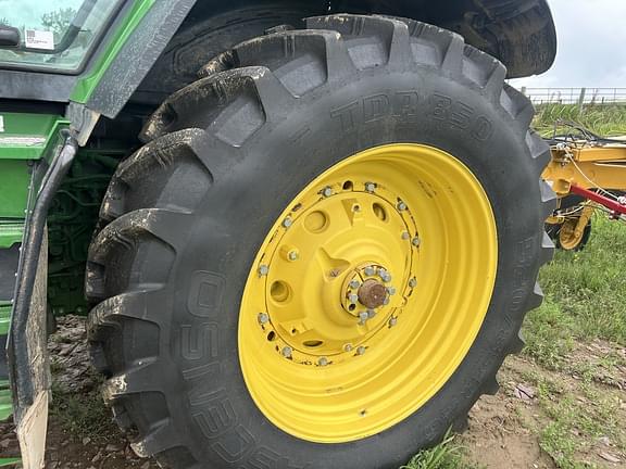 Image of John Deere 7R 230 equipment image 4