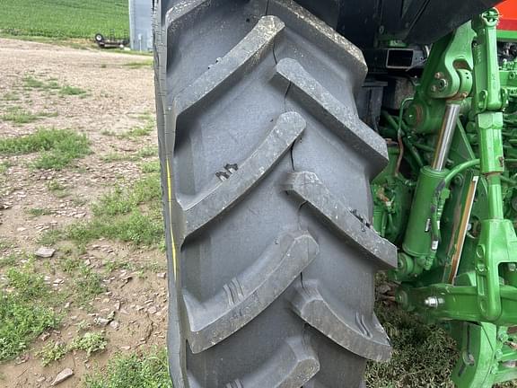 Image of John Deere 7R 230 equipment image 3