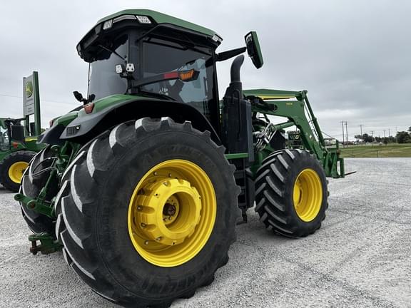 Image of John Deere 7R 330 equipment image 4