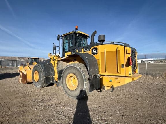Image of John Deere 844L equipment image 2