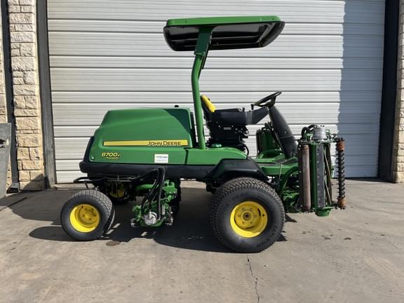 Image of John Deere 8700A equipment image 1
