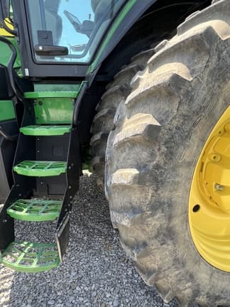 Image of John Deere 8R 310 equipment image 4