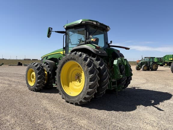Image of John Deere 8R 310 equipment image 2