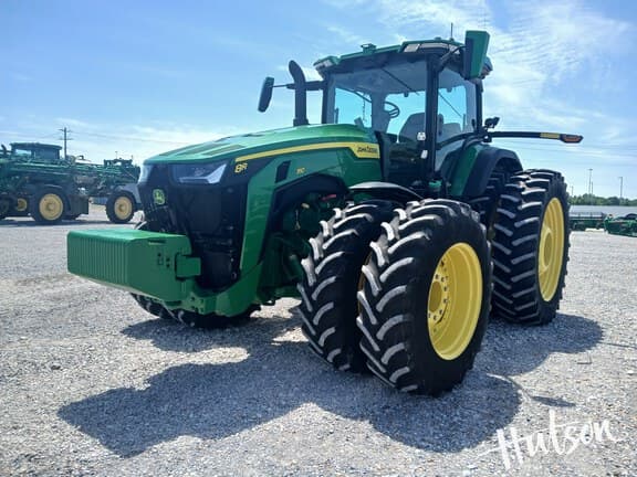 Image of John Deere 8R 310 equipment image 2