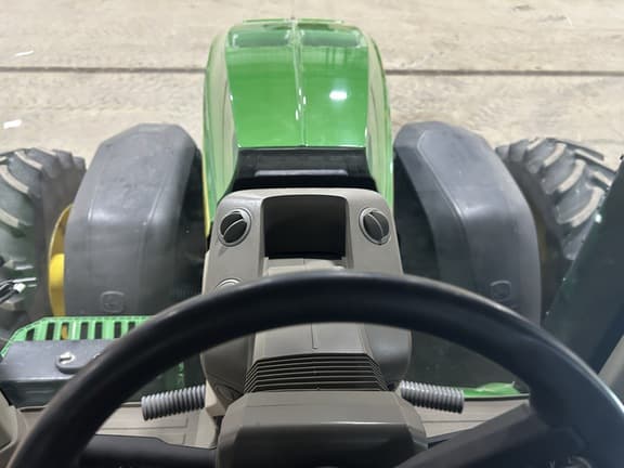 Image of John Deere 8R 340 equipment image 4