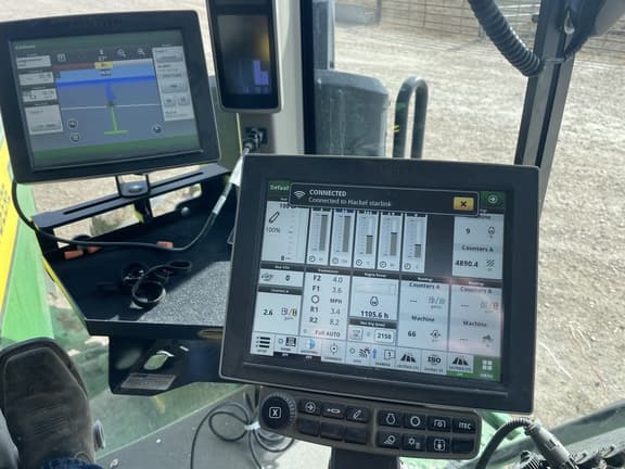 Image of John Deere 8R 370 equipment image 3