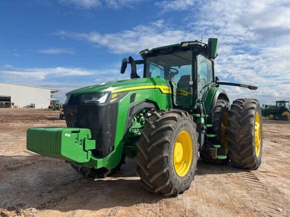 2021 John Deere 8R 370 Equipment Image0
