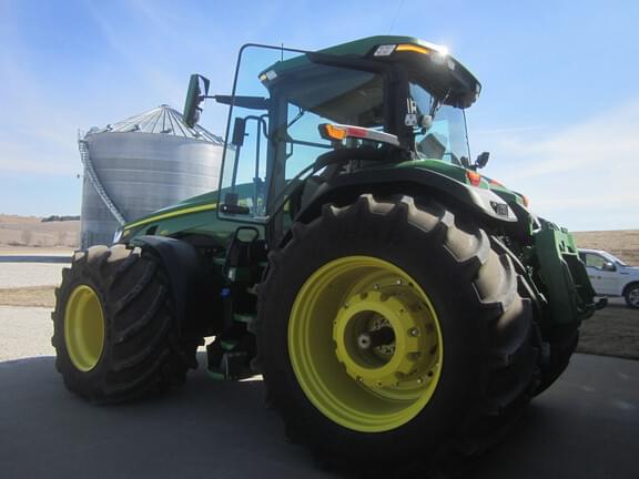 Image of John Deere 8R 410 equipment image 4