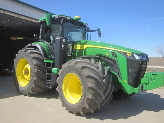 2021 John Deere 8R 410 Equipment Image0