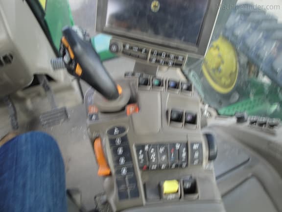 Image of John Deere 8RT 370 equipment image 4