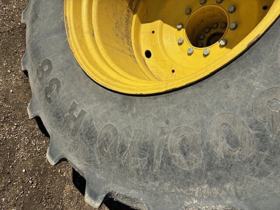 Image of John Deere 9520R equipment image 3