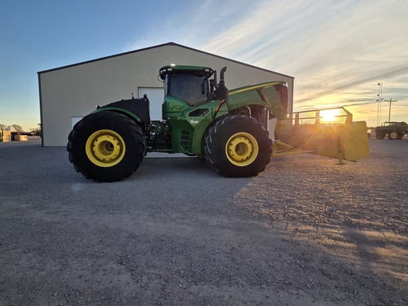 2021 John Deere 9520R Equipment Image0