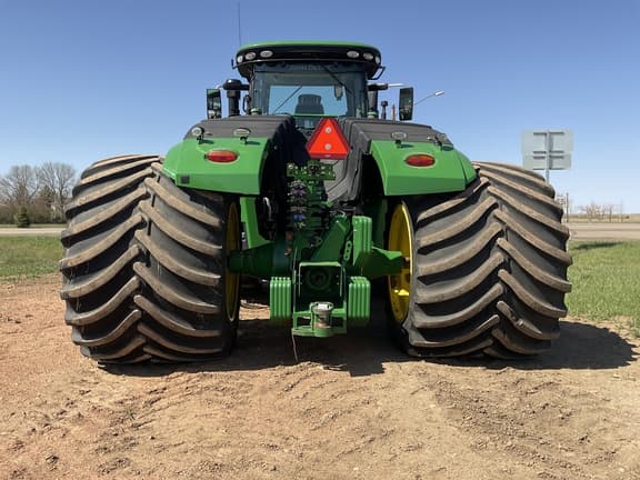 Image of John Deere 9520R equipment image 2
