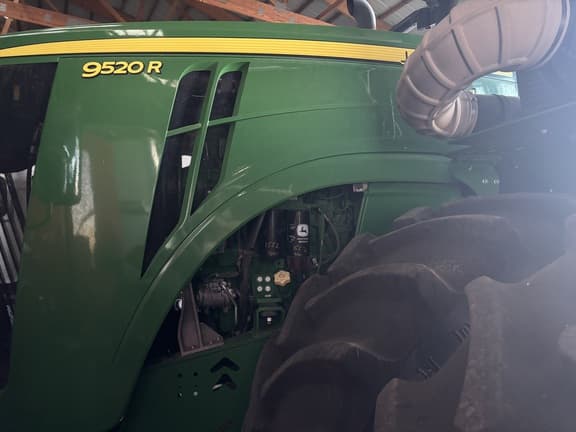 Image of John Deere 9520R equipment image 1