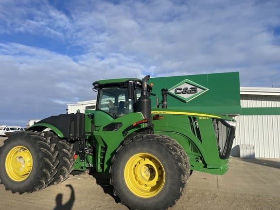 2021 John Deere 9520R Equipment Image0