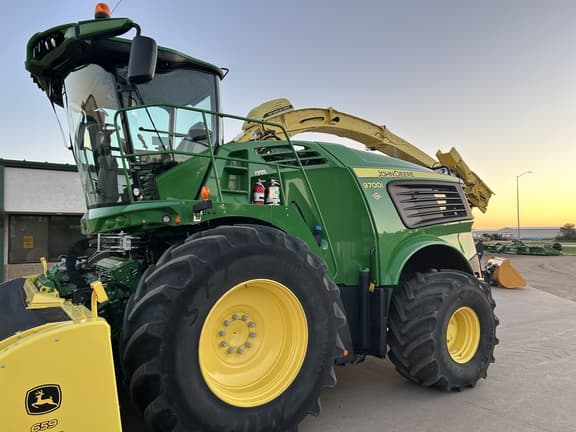 Image of John Deere 9700i equipment image 1