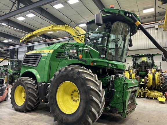 Image of John Deere 9800 equipment image 1