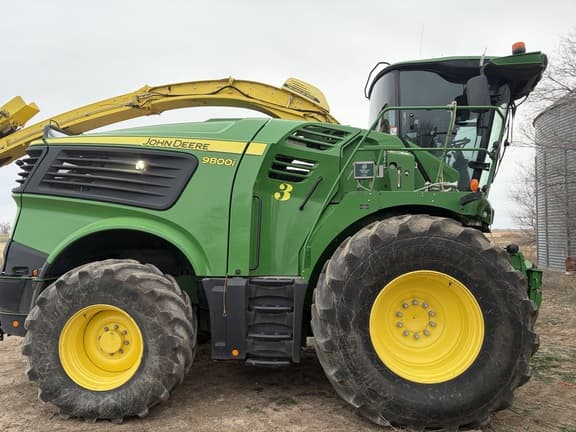 Image of John Deere 9800 equipment image 1