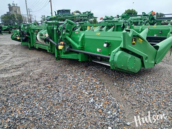 Image of John Deere C12F equipment image 4