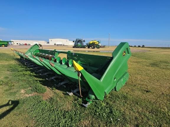 Image of John Deere C12R equipment image 4