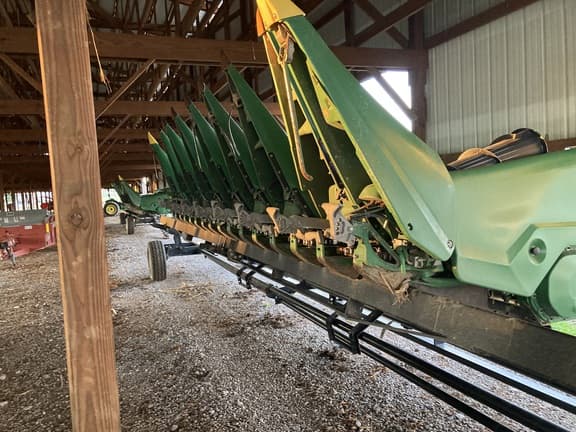 Image of John Deere C8R equipment image 3