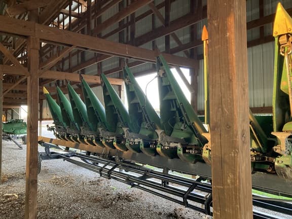 Image of John Deere C8R equipment image 1