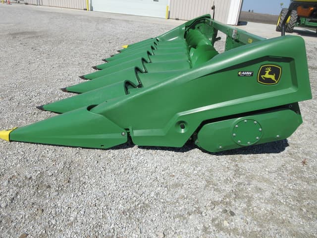 Image of John Deere C8R equipment image 2