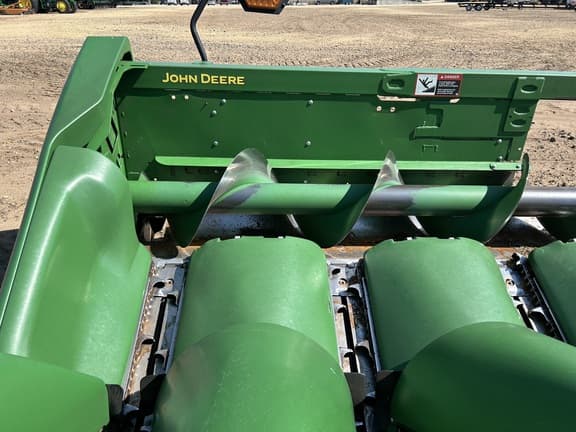 Image of John Deere C8R equipment image 4