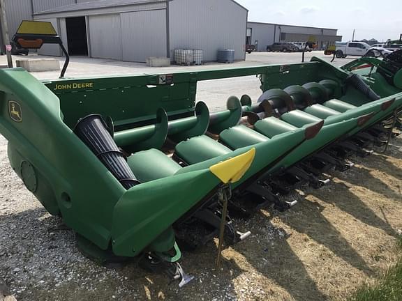 Image of John Deere C8R equipment image 2