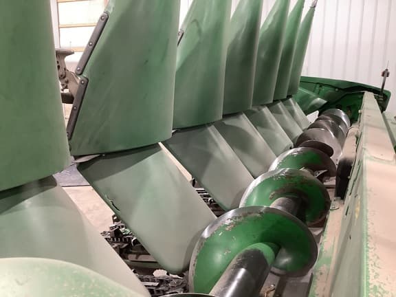 Image of John Deere C8R equipment image 4