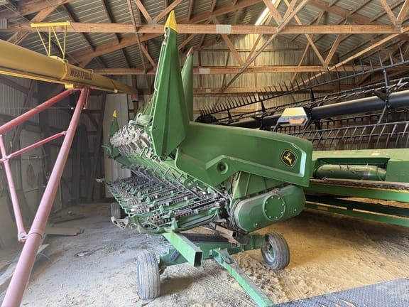 2021 John Deere C8R Equipment Image0