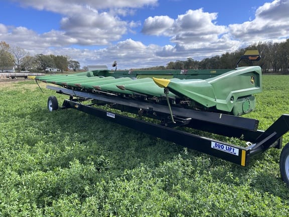 2021 John Deere C8R Equipment Image0