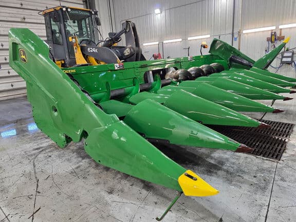 Image of John Deere C8R Primary image