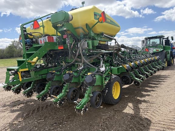 Image of John Deere DB60 Primary image