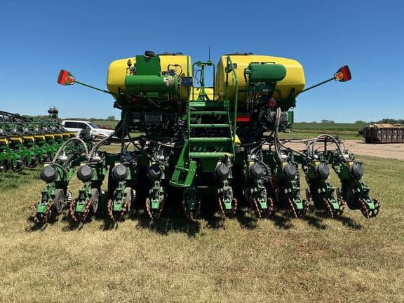 Image of John Deere DB66 equipment image 2