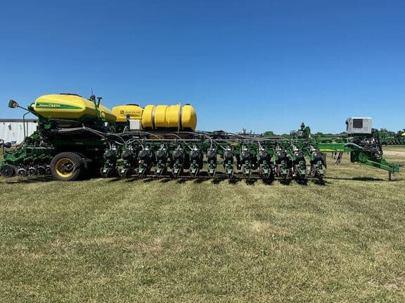 Image of John Deere DB66 equipment image 4