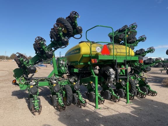 Image of John Deere DR16X equipment image 2