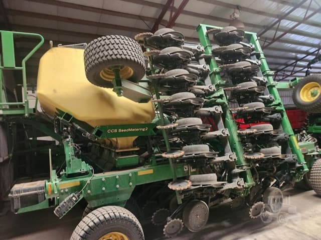 Image of John Deere N530C equipment image 1